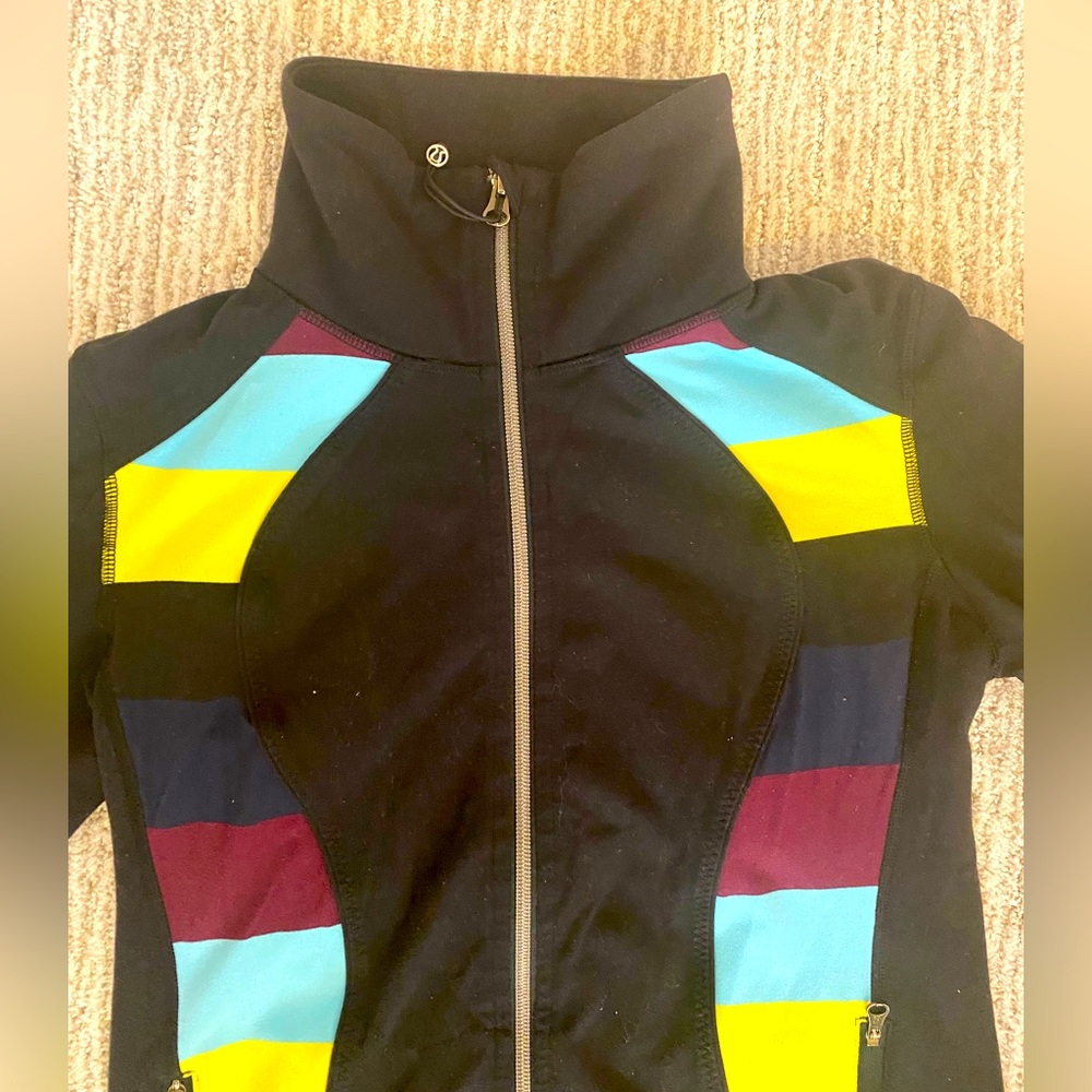 Lululemen track jacket. Full length zip up. Size Women’s 8/medium